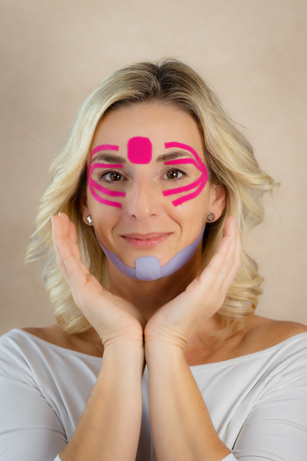 Estetické tejpovanie tváre - Môže byť efektívnou metódou?